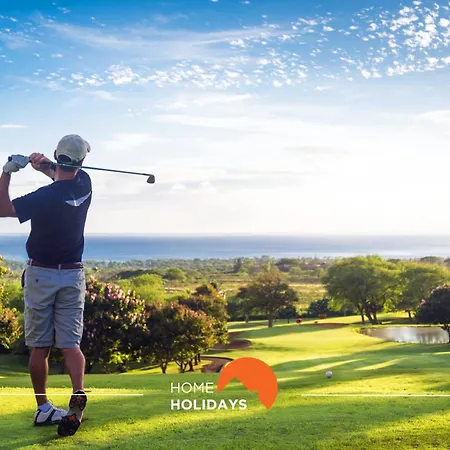 #239 Vivenda V3 Com Piscina By Holidays 别墅 *